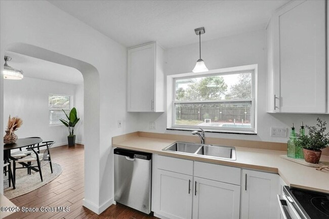 Building Photo - 139 W Gadsden Ln