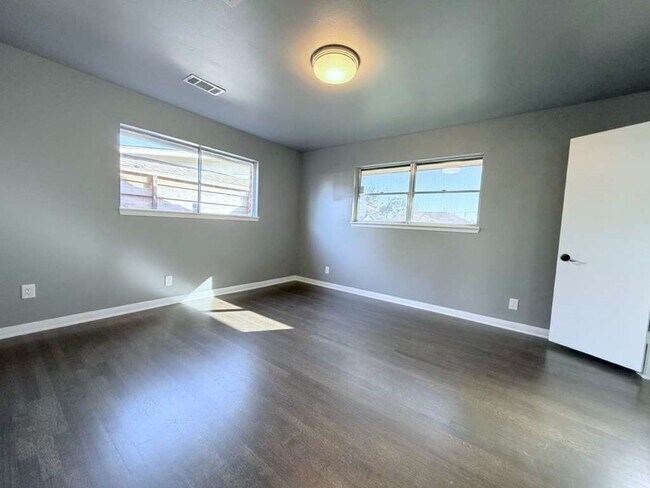 Building Photo - 7715 Catalina Ln