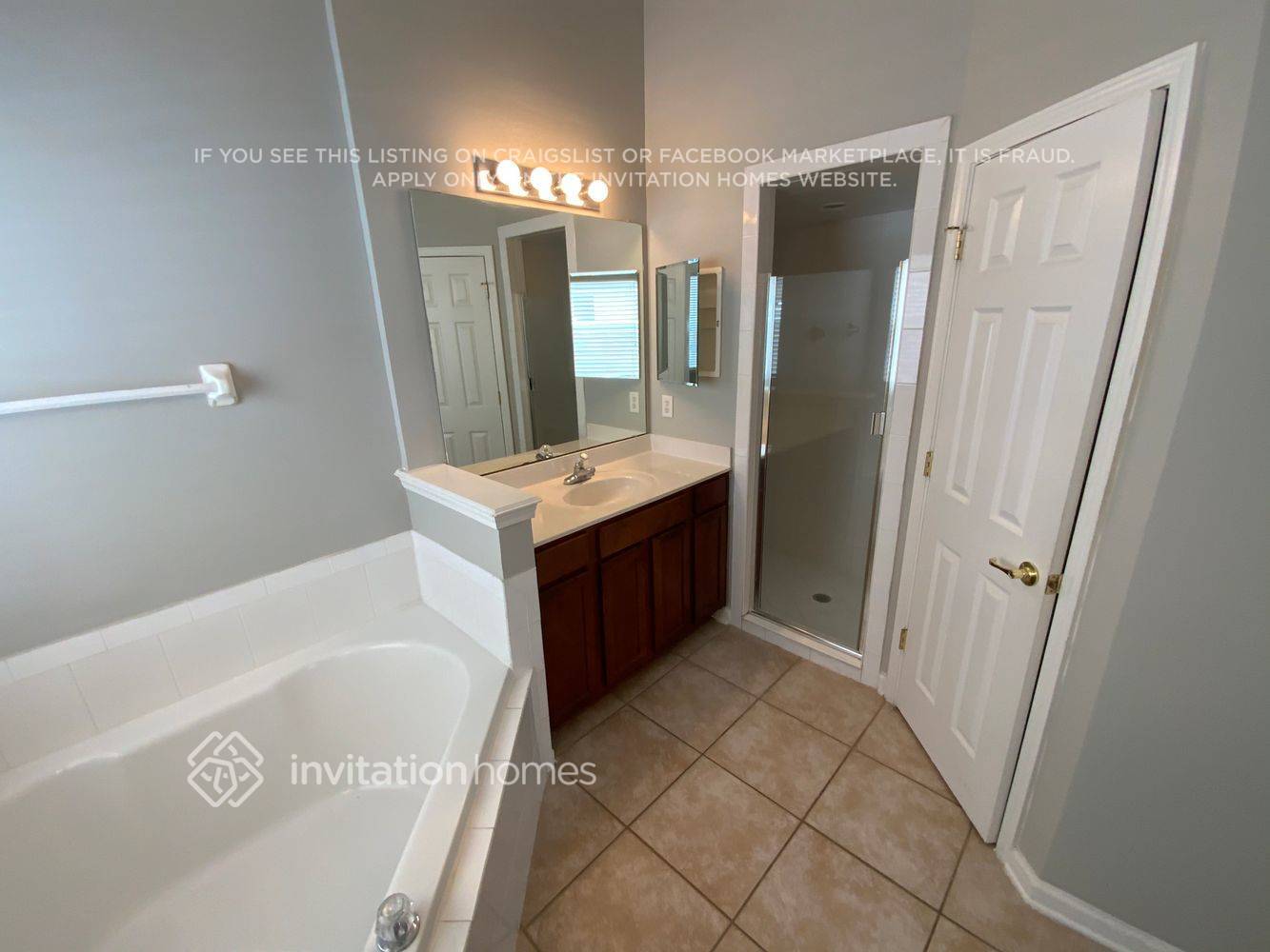 Building Photo - 3826 Westridge Dr