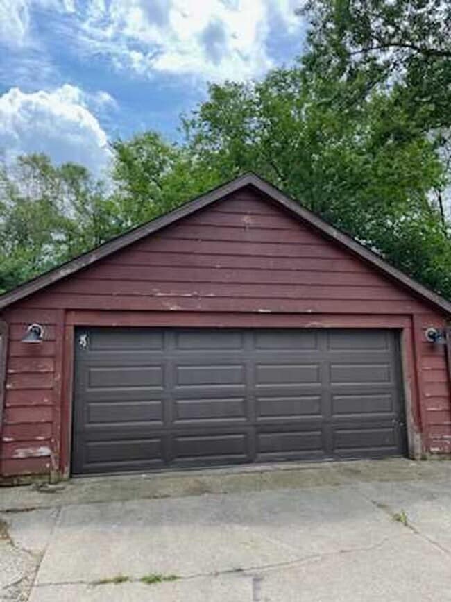 Building Photo - 2 bedroom, 1 bath house