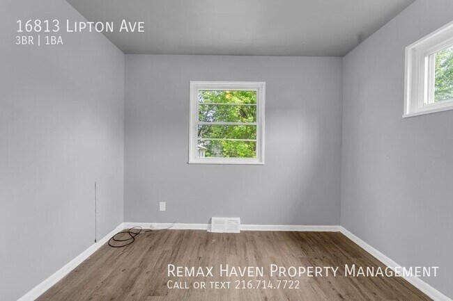 Building Photo - 16813 Lipton Ave, Cleveland - Charming 3 B...