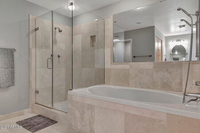 Building Photo - 7773 E Stallion Rd