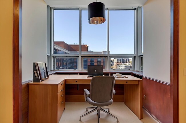 Building Photo - 689 Marin Blvd