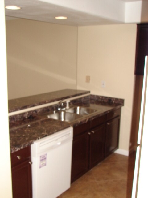 Building Photo - 2349 Lexington Village Lane