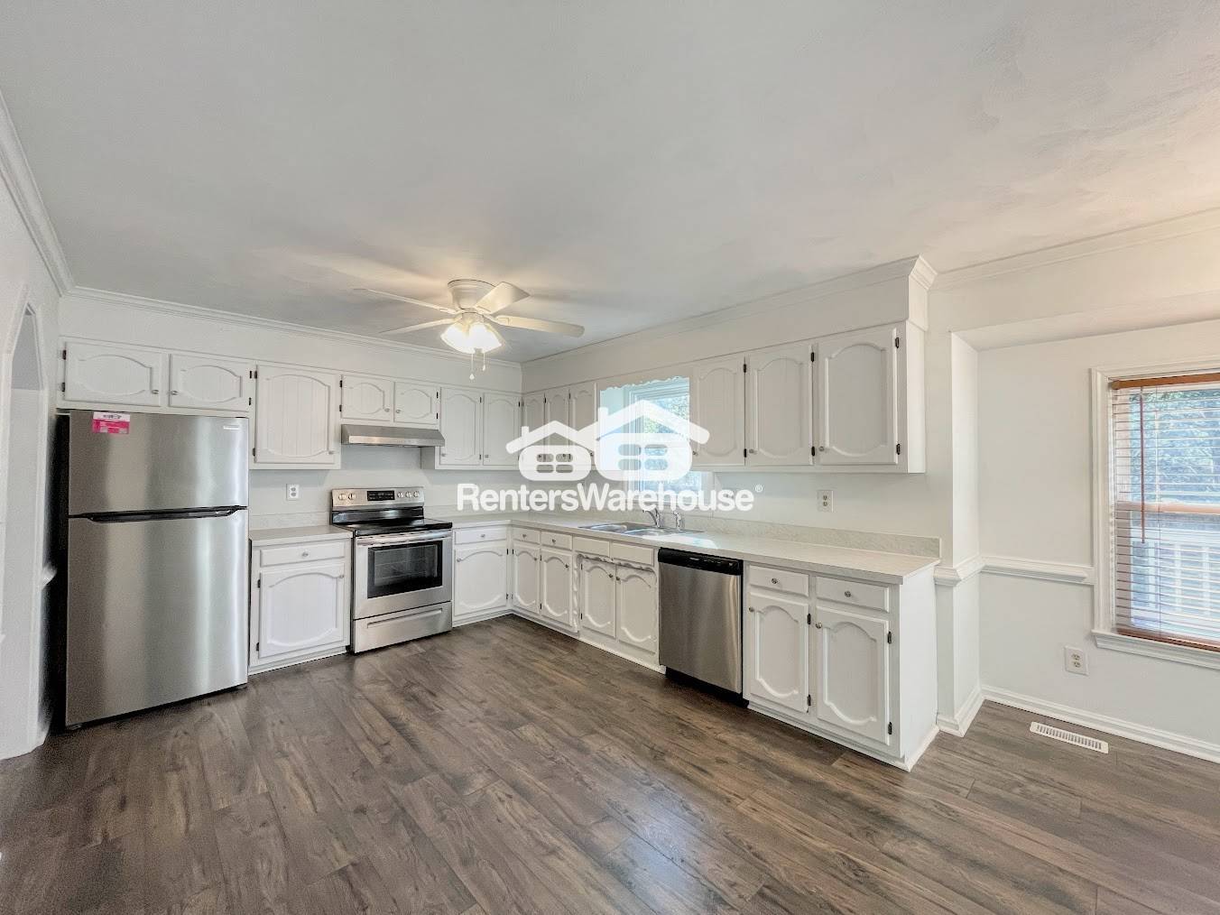 Building Photo - 411 Linkenborough Dr