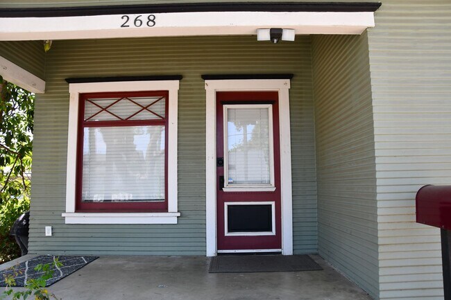 Building Photo - 264-268 North Grand