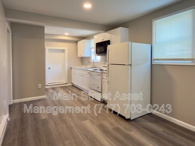 Building Photo - 30 S Wolf St