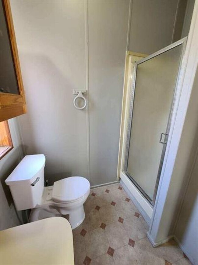 Building Photo - Whitefish Stage Pet Friendly Three Bedroom!