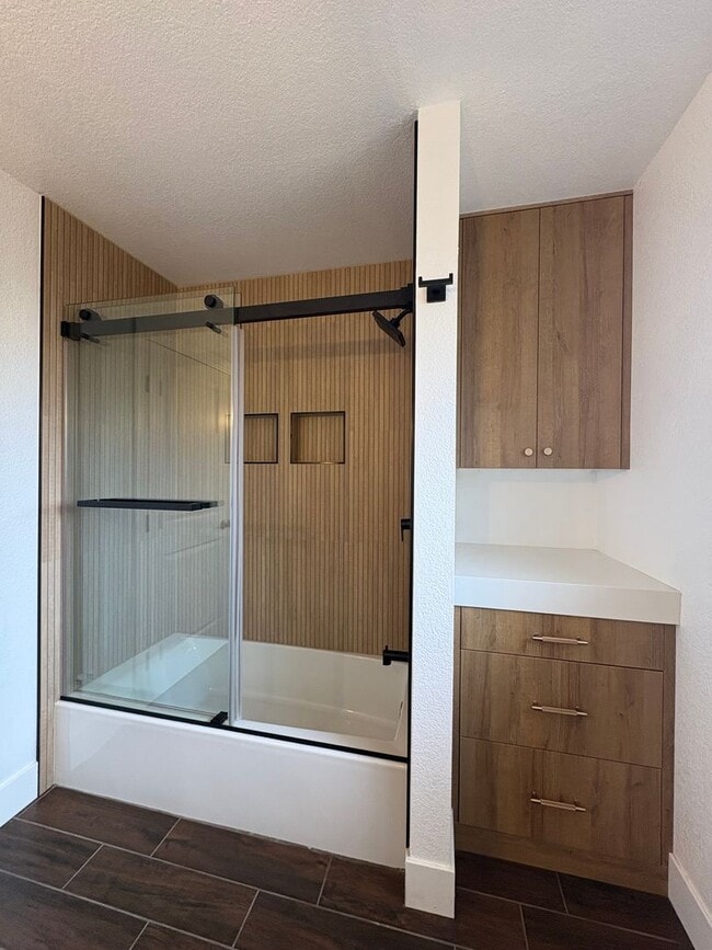 Building Photo - Spacious Vista Home with Large Lot, Designer Finishes & Guest Suite