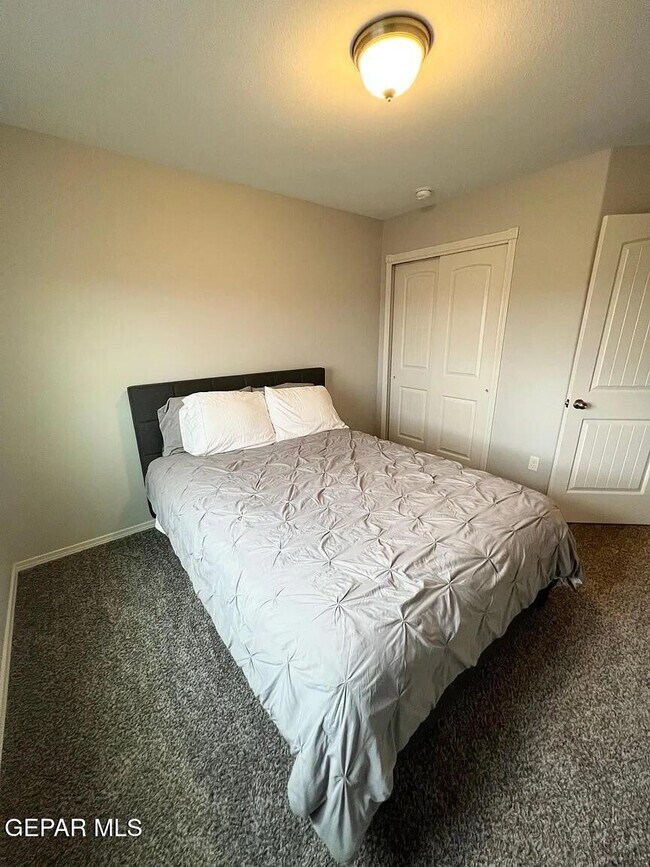 Building Photo - 15120 Method Ave