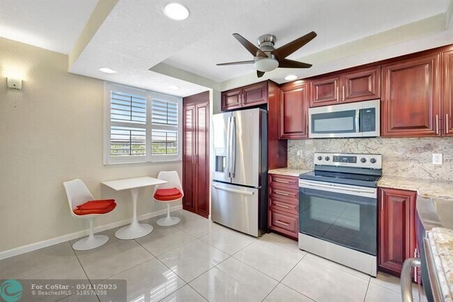 Building Photo - 1805 Eleuthera Point
