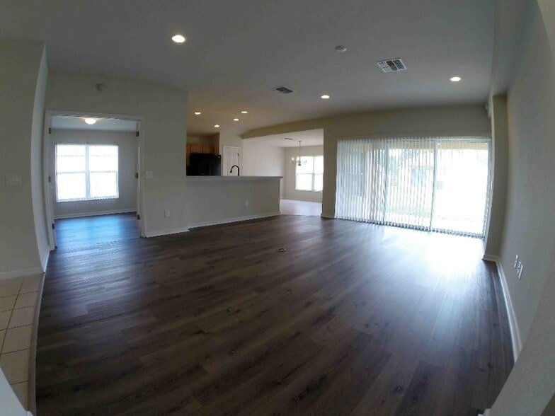 Building Photo - 5525 SW 40th St