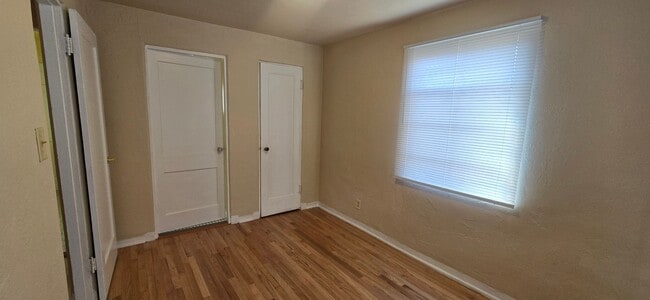 Building Photo - 1 bedroom casita