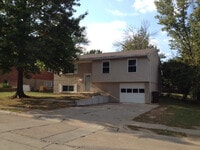 Building Photo - 7058 Manderlay Dr