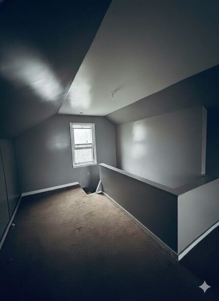 Building Photo - 15625 Bringard Dr