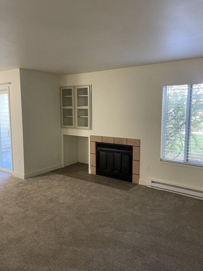 Building Photo - 3465 Lochwood Dr