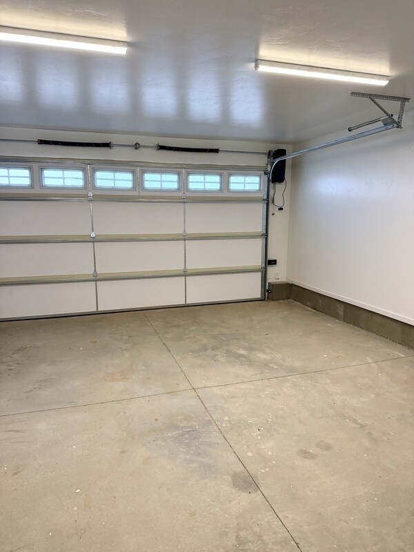 Building Photo - 361 W 400 S