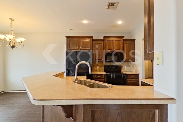 Building Photo - 4804 Doe Run Dr