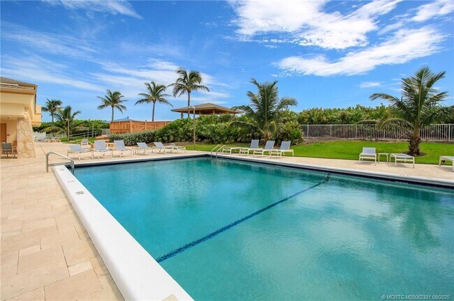 Building Photo - 10680 S Ocean Dr