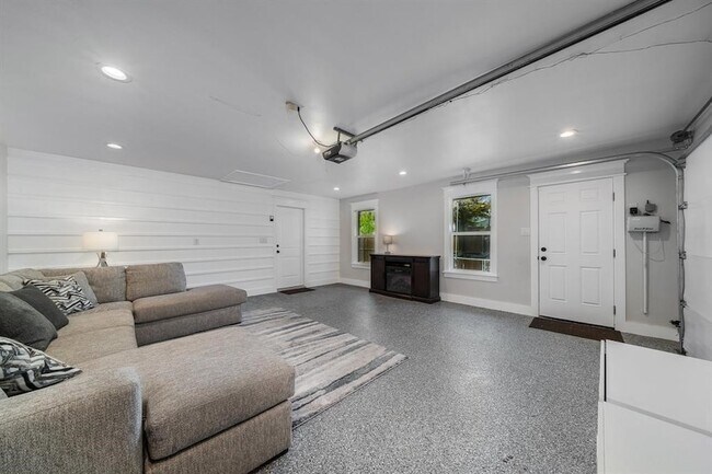 Building Photo - 1601 Windsong Trail