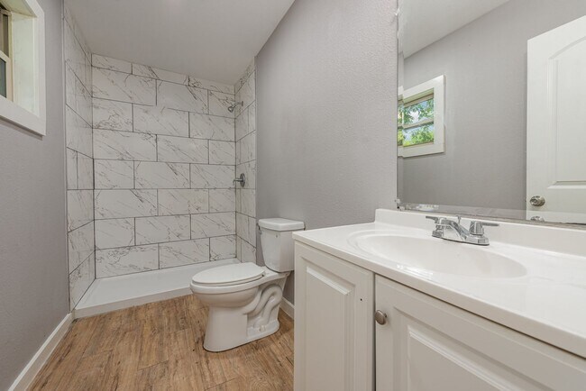 Building Photo - Affordable 3BD/2BA single-family unit!