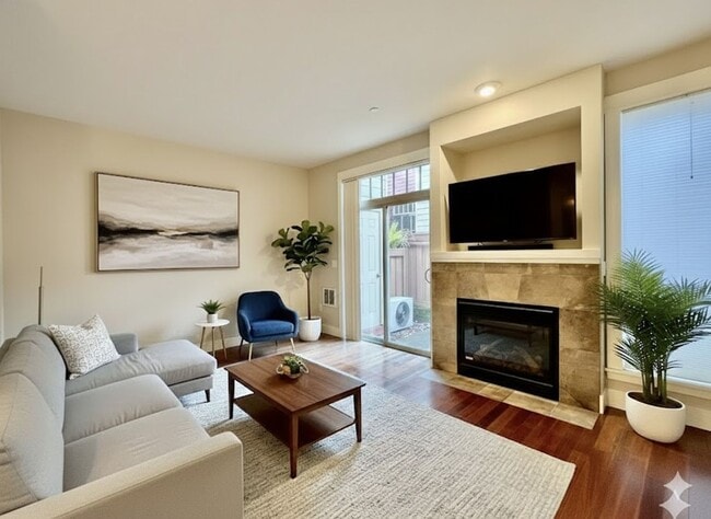 Building Photo - Luxury Townhome in Lake Oswego’s Coveted First Addition | Garage Included!