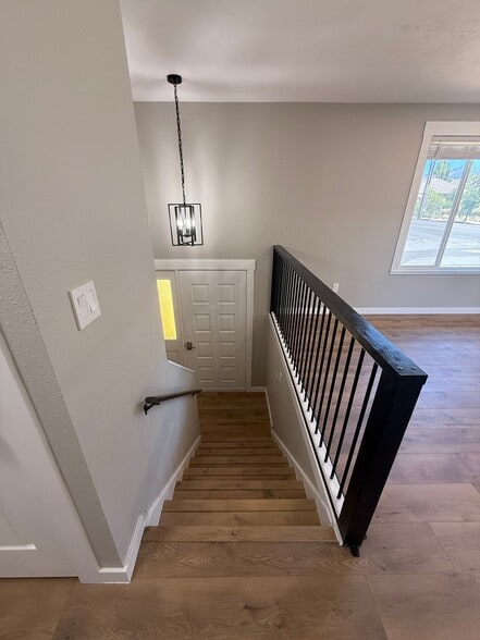 Building Photo - 992 Sunburn Lane 11575 S