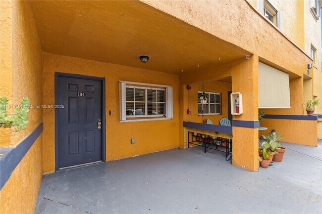 Building Photo - 14900 SW 82nd Terrace