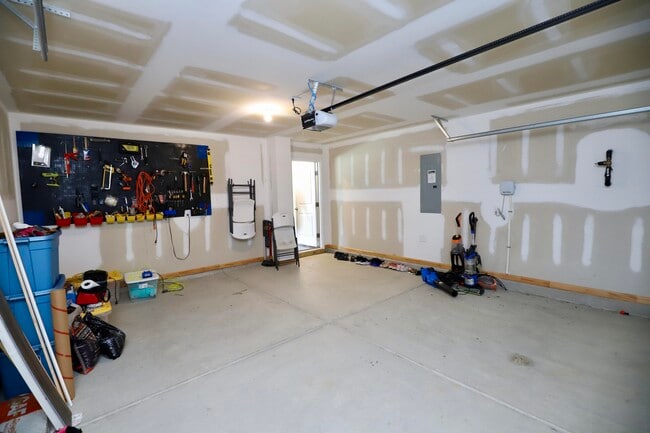 Building Photo - 17 Carriagebrook Cir