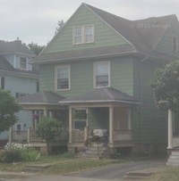 Building Photo - 1107-1109 Monroe Ave Duplex