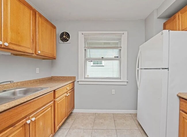 Building Photo - 191 Westfield St