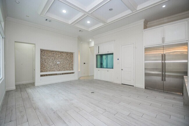 Building Photo - 422 Mignon Ln