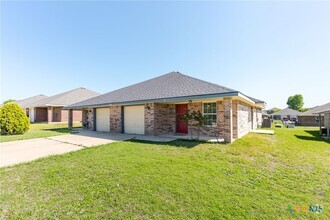 Building Photo - 2706 Lucille Dr