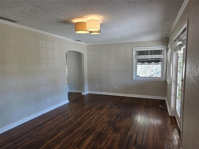 Building Photo - 775 20th Ave N