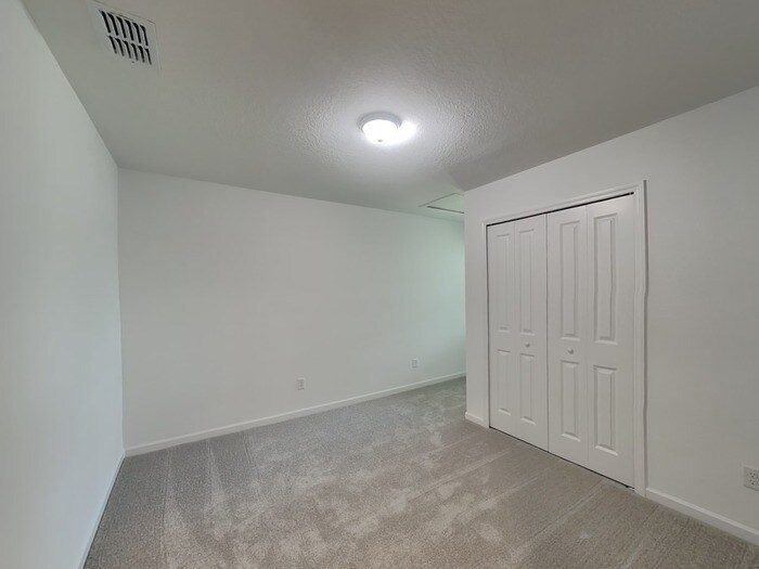 Building Photo - 626 Holly Lks Dr