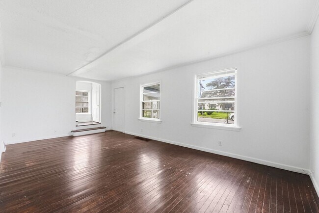 Building Photo - 4029 Weisser Park Ave