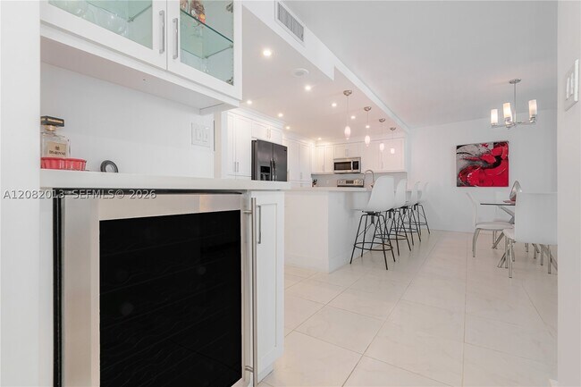 Building Photo - 3800 S Ocean Dr