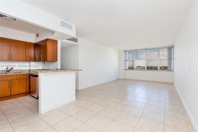 Building Photo - 7441 Wayne Ave