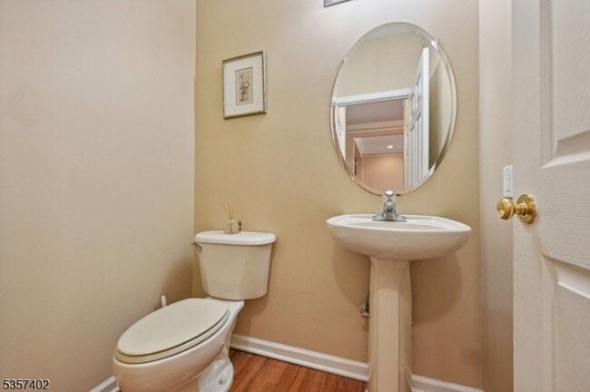 Building Photo - 233 Patriot Hill Dr