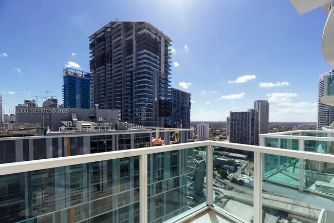 Building Photo - 41 SE 5th St