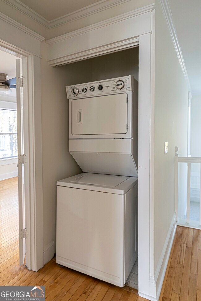 Building Photo - 815 Edgewood Ave NE