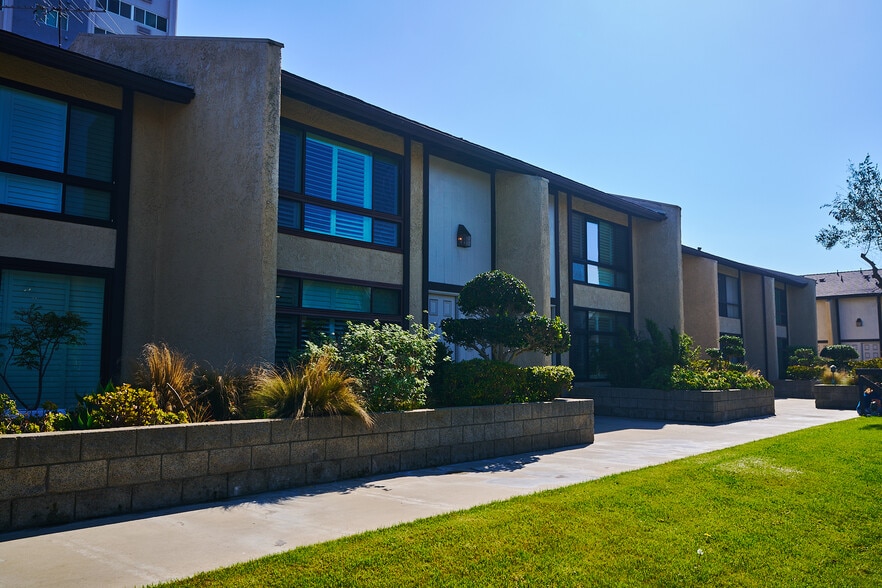 Building Photo - 3520 Maricopa St