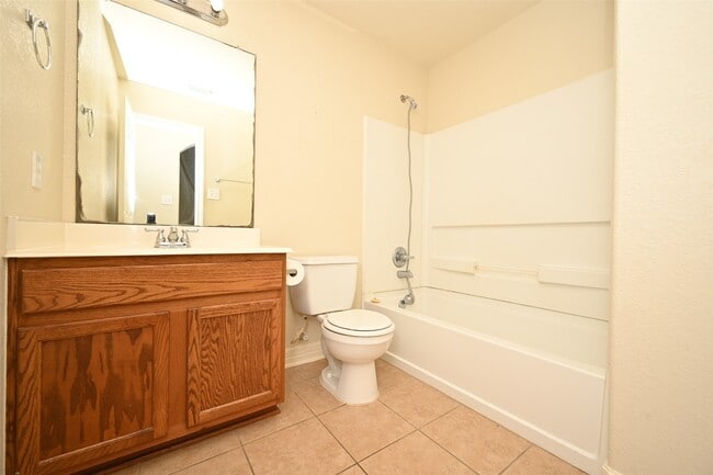 Building Photo - 1506 York Creek Dr