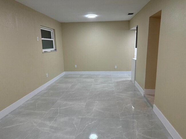 Building Photo - 2336 NW 35th St