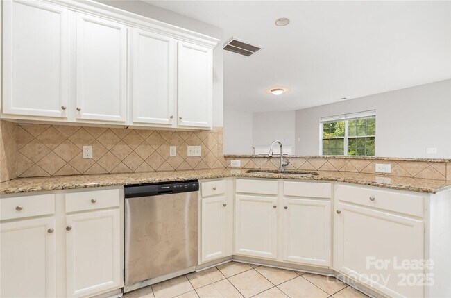 Building Photo - 14026 Green Birch Dr