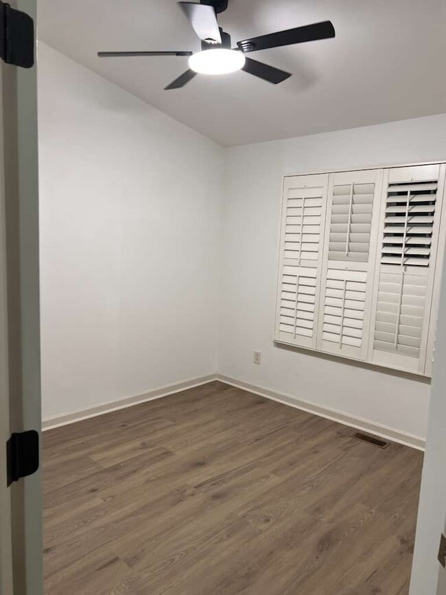 Building Photo - 132 Darley Dale Loop