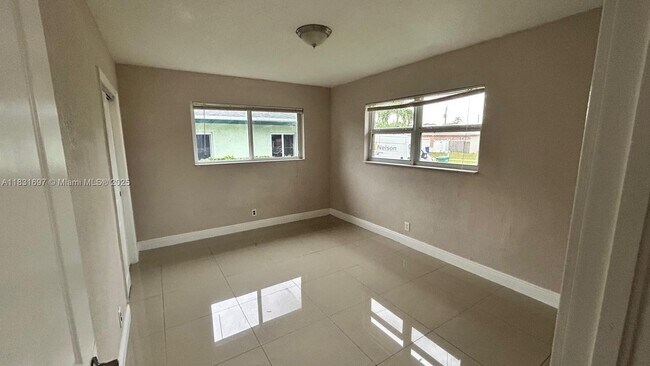 Building Photo - 2771 NW 11th Ct