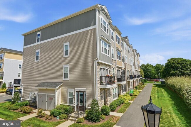 Building Photo - 42017 Glade Creek Terrace