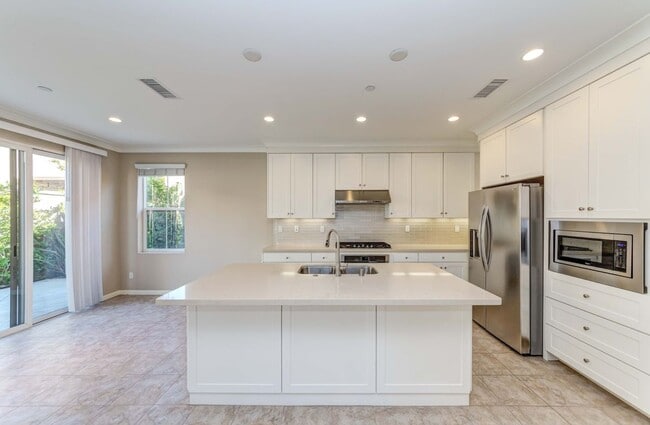 Building Photo - 63 Waterleaf