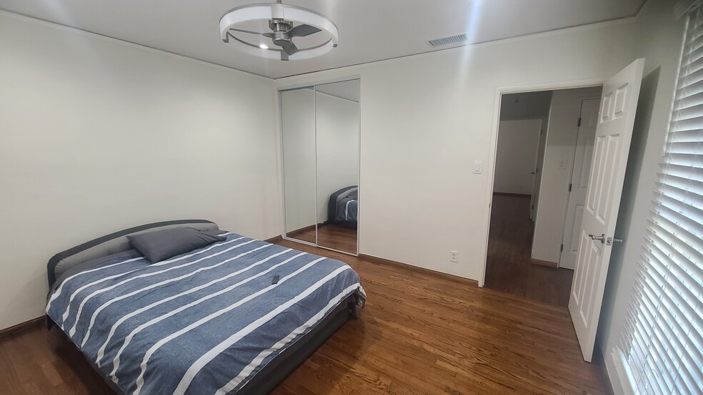 Building Photo - 2019 N Manning St